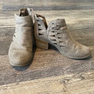 Time and Tru Grey Booties